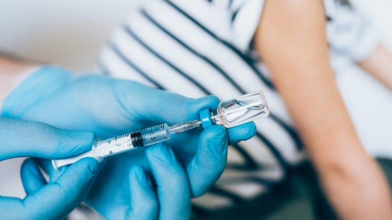 School Leaders Say Children Should Be Vaccinated before the Start of the Summer Holidays
