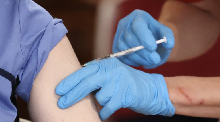 U.K. Rights Watchdog Endorses Mandatory Covid Vaccination for Care Home Staff