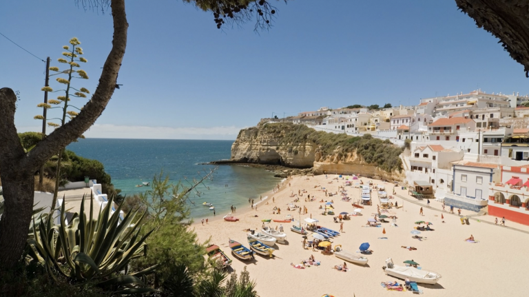 Chaos as Tourists Scramble to Return to Britain Before Portugal is Demoted to the “Amber List”