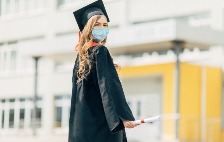 Lecturers’ Union Calls for Full Vaccination of All Students by September and Continuation of Mask-Wearing on Campus
