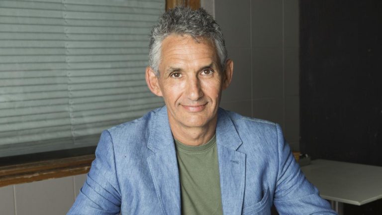 Infections are Peaking Nationwide as They Fall in the Unvaccinated, Says Professor Tim Spector