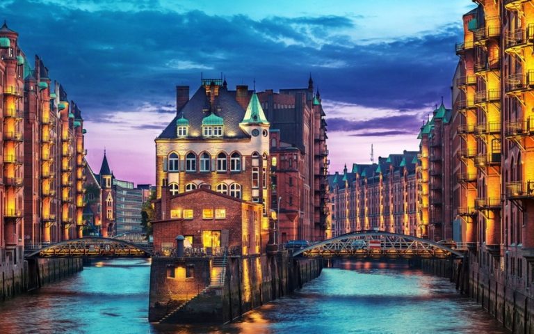 Hamburg Businesses to Be Given ‘Choice’ to Bar Unvaccinated Residents
