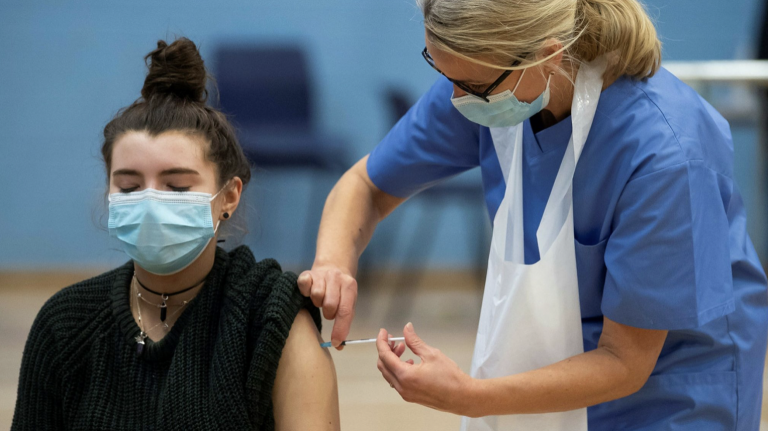 JCVI Could Recommend Giving 16 and 17 Year-Olds Covid Vaccine “In Days”, Says Nicola Sturgeon
