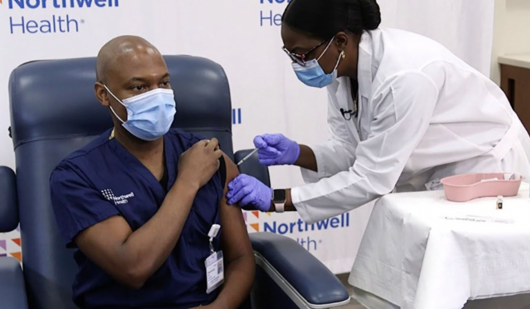 Almost a Quarter of U.S. Hospitals Are Forcing Staff to Get Vaccinated Against Covid