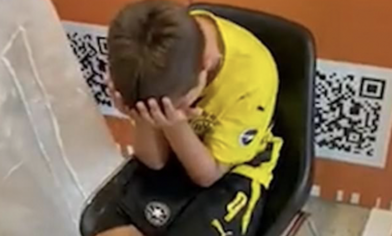 Ryanair Apologises for Forcing Autistic Boy, Aged 12, to Have a Covid Test, Despite Him Being Exempt