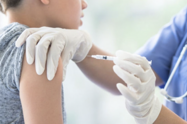 Chief Medical Officers Say All U.K. Teenagers Should Be Vaccinated against Covid