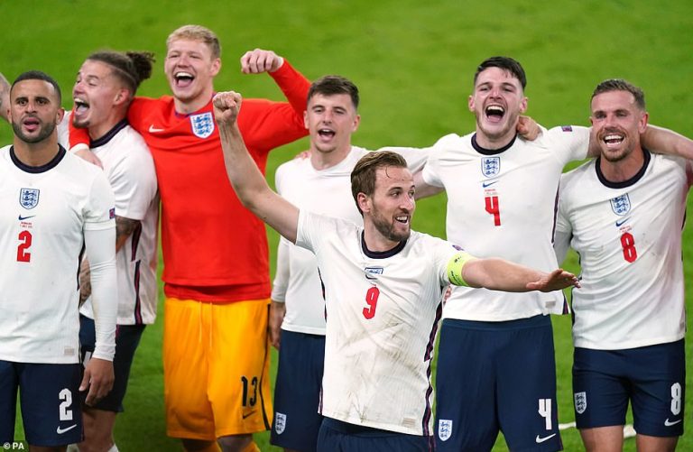 Five Members of England Football Squad Refuse Jab