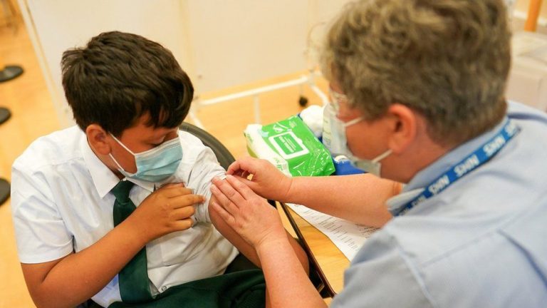 12 to 15 Year-Olds to Be Vaccinated at More than 800 Schools from Tomorrow