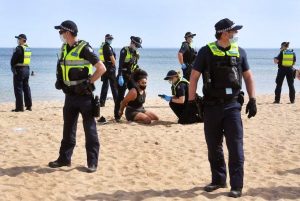 victoria-police-covid-beach.jpg