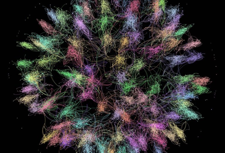 Population Structure and the Cyclical Pattern of Epidemic Waves