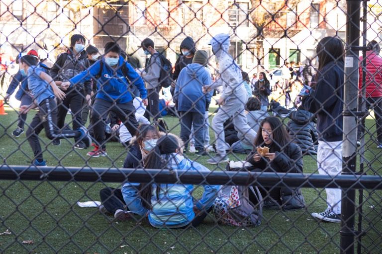 American Schools Forcing Students to Eat Outside in the Cold Due to Fear of Covid