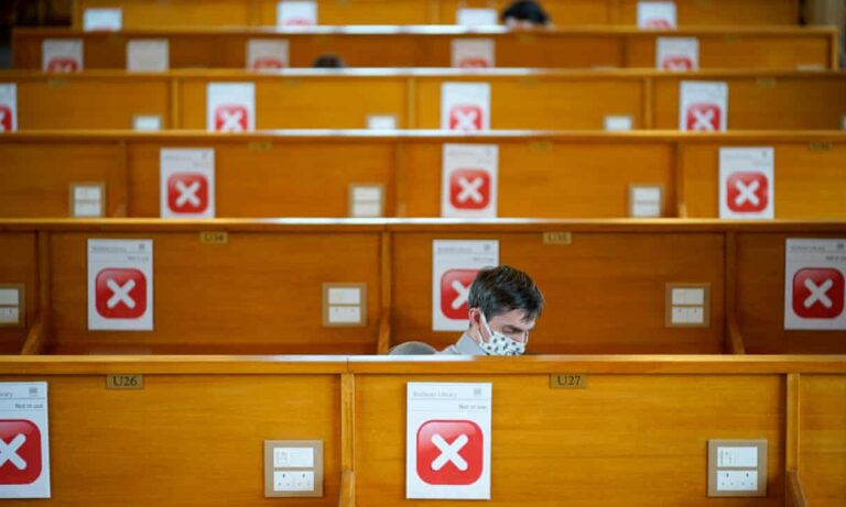Parents Forced to Watch Children Graduate Online as Universities Refuse to Accept Pandemic is Over