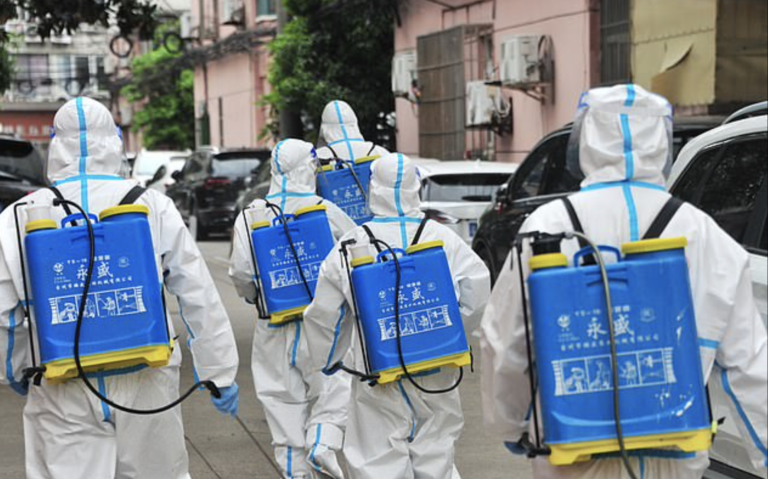 Chinese Officials Cage Up Shanghai Residents Suspected of Having Coronavirus
