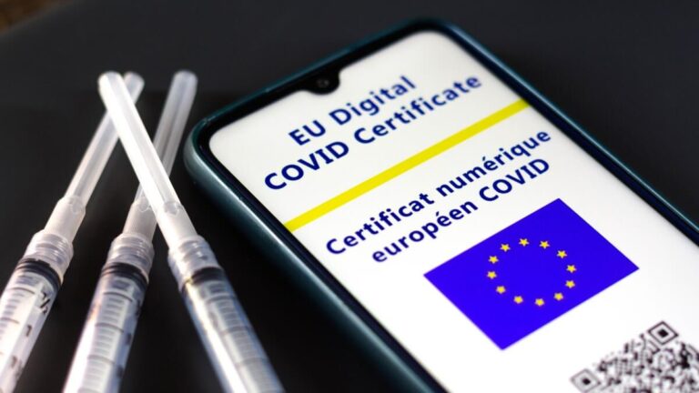 France to Extend Vaccine Passport Entry Requirement Until March 2023