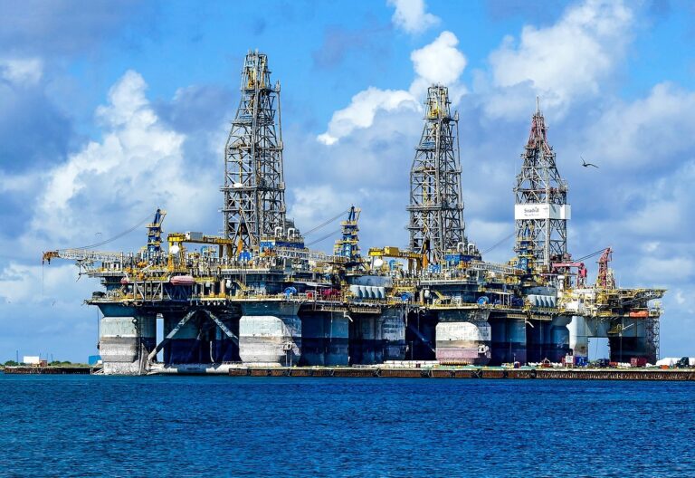 Can Oil Sanctions on Russia Work?