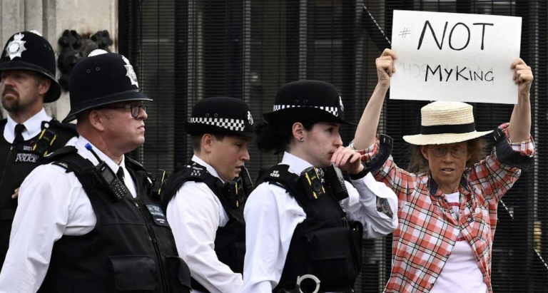 Nick Dixon, Toby Young and Will Jones Talk About the Death of the Queen, Anti-Royal Protestors and Sir David Attenborough.