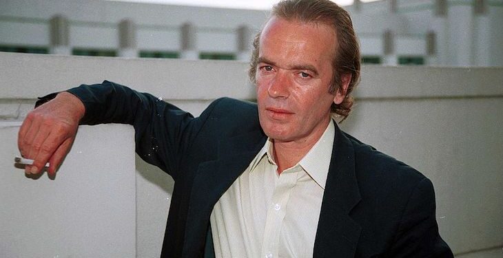 370799 02: Author Martin Amis poses for a photographer June 12, 2000 at a book signing at the Beverly Hills Library in Beverly Hills, CA. (Photo by Frederick M. Brown/Online USA)