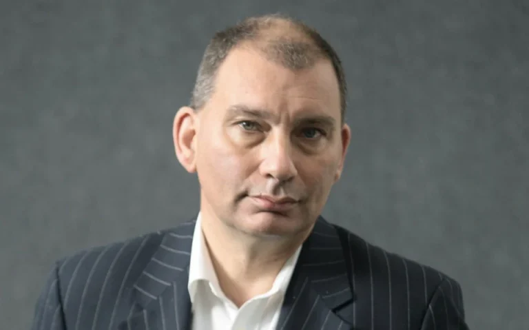 Guardian “Covered Up” MeToo Scandal Involving Pro-Lockdown, Pro-Vaccine Passport, Left-Wing Columnist