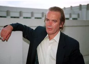 370799 02: Author Martin Amis poses for a photographer June 12, 2000 at a book signing at the Beverly Hills Library in Beverly Hills, CA. (Photo by Frederick M. Brown/Online USA)