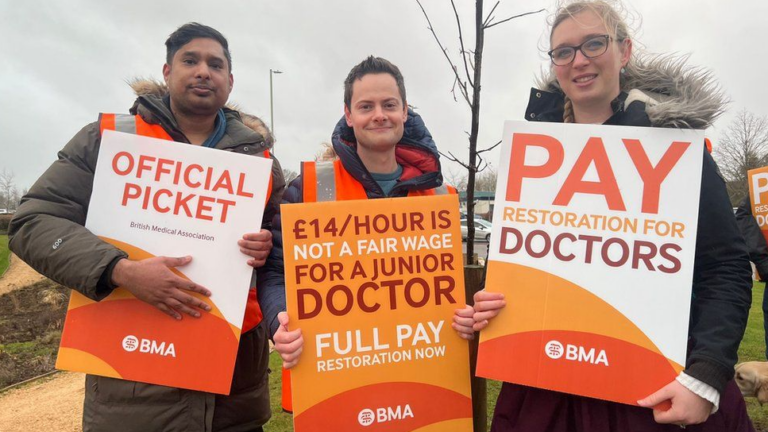 NHS Doctors Need to Boost Their Productivity, Not Their Pay