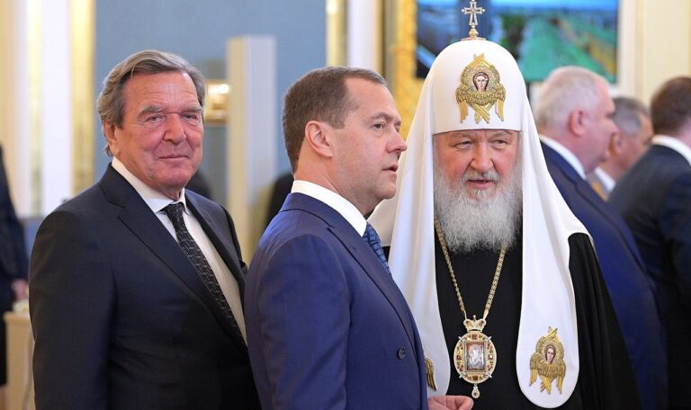 Gerhard Schröder Says the West Opposed Ukraine Peace Deal