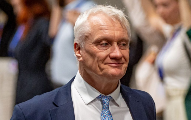 Climate Minister Makes 7,000-Mile Round Trip From COP28 for Rwanda Vote – and Will Then Be Flown Back Again