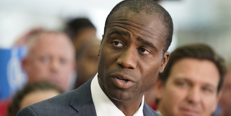 Florida Surgeon General Calls for a Complete Halt on mRNA Vaccines