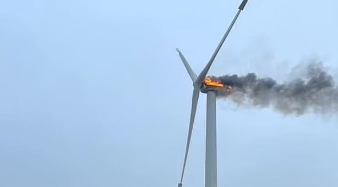 Wind Turbine Explodes After Bursting into Flames – The Daily Sceptic