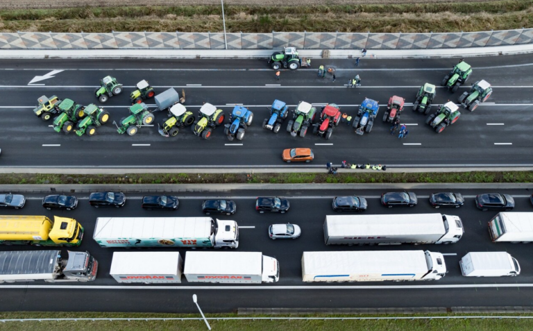 Belgians Blockade Port with Tractors as French Net Zero Protests Spread