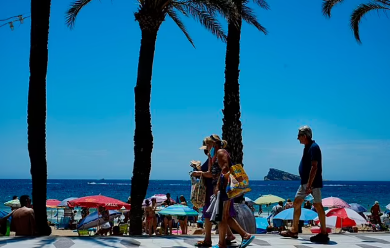 Spanish Holiday Regions Reintroduce Covid Mask Mandates