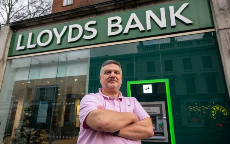 Nick Dixon and Toby Young Talk About Carl Borg-Neal’s Stunning Victory Over Lloyds Bank, Ed Davey’s Culpability in the Post Office Scandal and Stephen Hawking’s Trip to Paedo Island