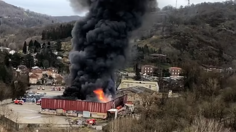 Warehouse Storing Lithium Batteries Goes up in Flames in France Amid Growing Fears Over Their Dangers