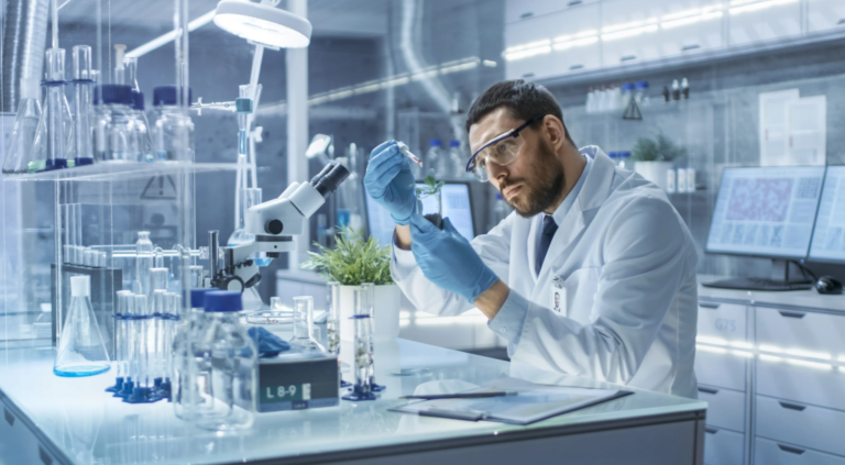 Ministers Failed to Consider Long-Term Pain of Lockdown, Say Two-Thirds of Scientists