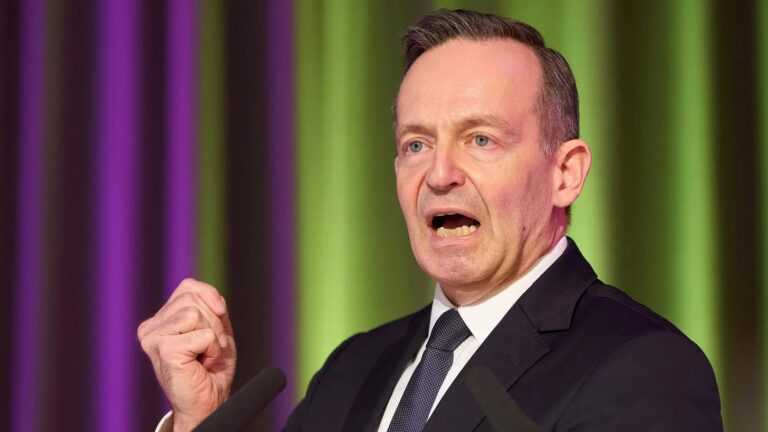 Transport Minister Threatens Germans With an ‘Indefinite Weekend Driving Ban’ to Meet Mandated Emissions Targets