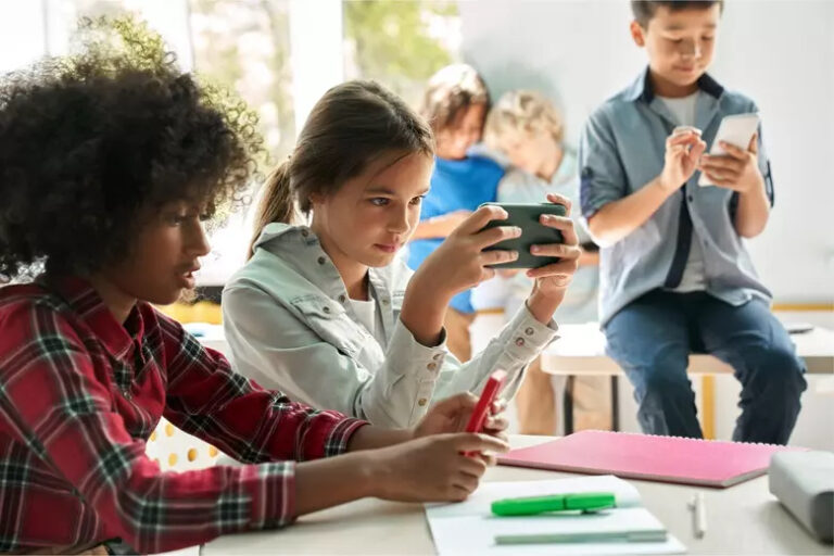 Bar Children From Social Media Until Age 16, Say MPs