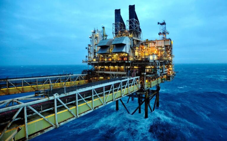 Labour’s Oil and Gas Ban Will Create £4.5 Billion Tax Black Hole, Energy Secretary Warns