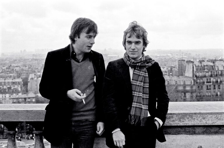 Martin Amis and Christopher Hitchens “Would’ve Stood Up to Hay Protesters”, Says Simon Schama