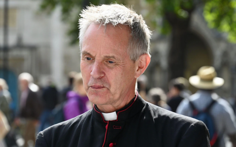 Give Congregation Blankets Instead of Heating Churches to Hit Net Zero by 2030, Vicars Told