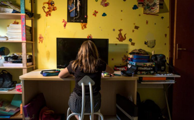 Teachers Using Sign Language With Pupils After Lockdown Harmed Speech, Report Finds