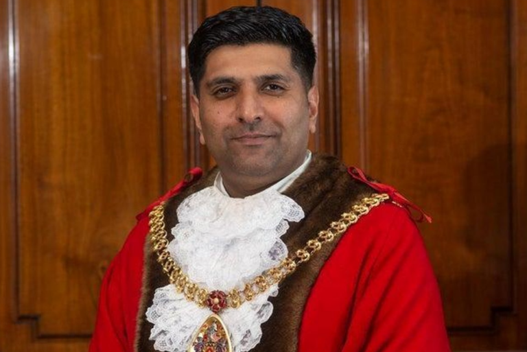 Labour’s ‘Islamophobia’ Definition is in Conflict With the Equality Act, Faith Minister Admits
