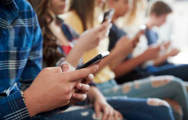 Forget About Reading Books, Teenagers Aren’t Even Bothering With the Internet Anymore