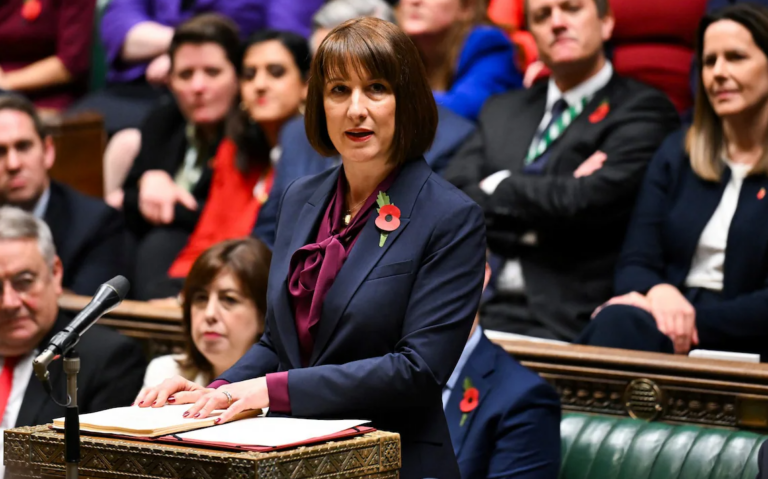 U.K. Borrowing Costs Surge After Labour’s Record Tax Rise