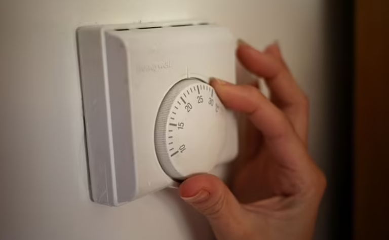 Experts Slam the World Health Organisation’s Advice to Set Central Heating at a Chilly 18°C