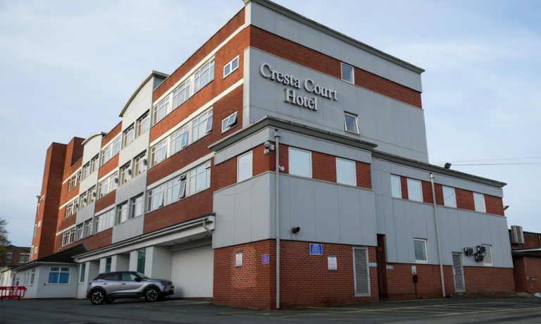 Private Healthcare for Illegal Migrants in Hotel While NHS Walk-In Centre Shuts Down