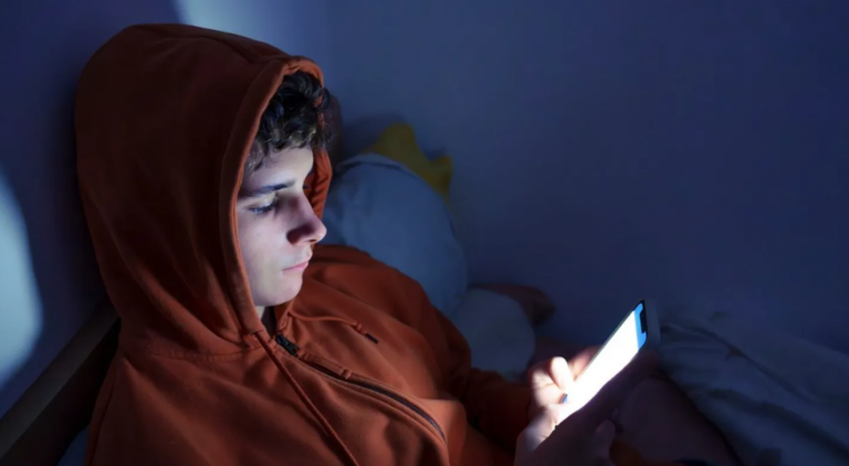 Australia Passes Landmark Social Media Ban for Under-16s