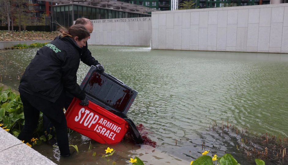 Greenpeace Pours 'Blood' in US Embassy Pond to Protest Arming Israel, Leading to Arrest of Charity Boss – The Daily Sceptic thumbnail