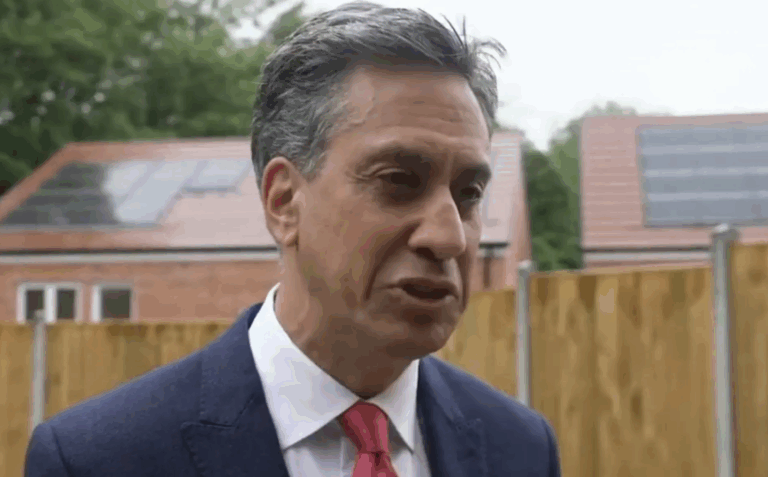 Miliband: Vast Majority of New Homes Must Have Solar Panels