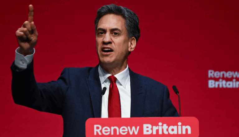Miliband Approves UK’s Biggest Solar Farm on 3,000 Acres of Prime Farmland