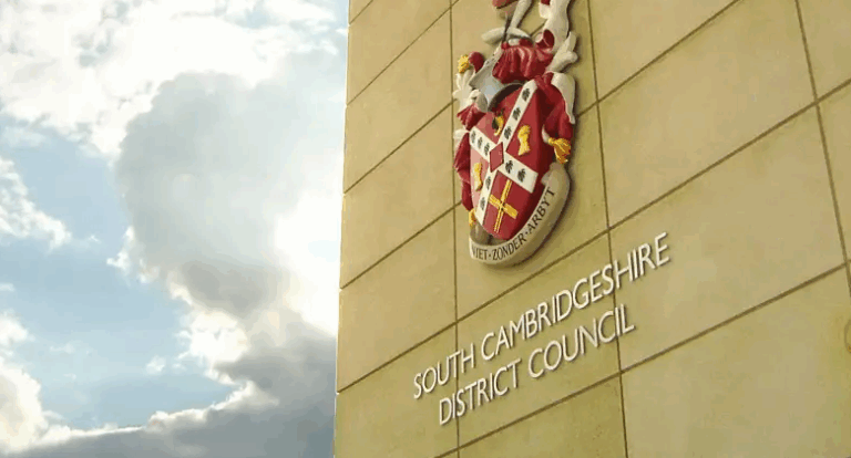 Government Cracks Down on Four-Day-Week Council After Services Slump