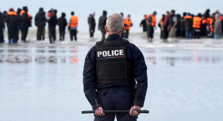 France Threatens to Arrest Britons Who Stop Migrant Crossings
